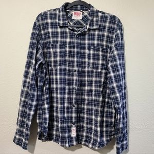 Levi's Large button down long sleeve shirt